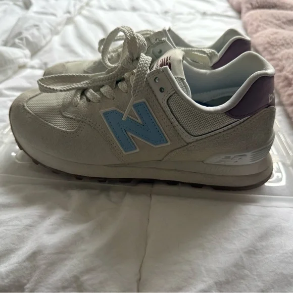 New Balance White and Blue Athletic Shoes - Picture 2 of 7